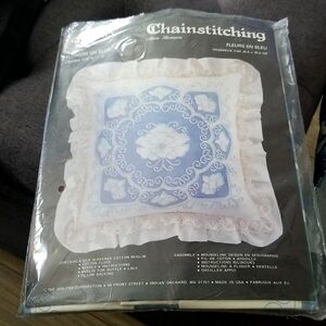 Charmin Chainstitching Flowers On Blue Kit